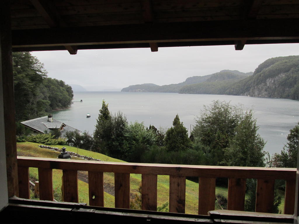 Quarto com 1 Cama de Casal ou 2 de Solteiro e Vista do Lago